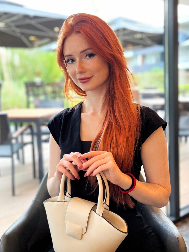 23 Stunning Red Hair Color Ideas for Your Next Bold Look 4 Maple Red