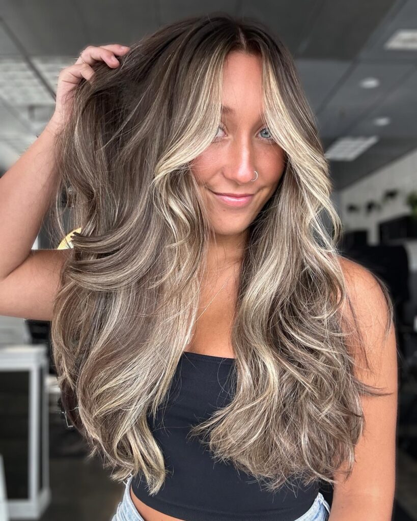 9 Fall Blonde Hair Colors to Match the Cozy Glow of Autumn 4 Blonde Money Piece