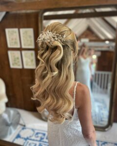12 Best Wedding Hairstyles in 2025: From Chic Updos to Flowing Waves