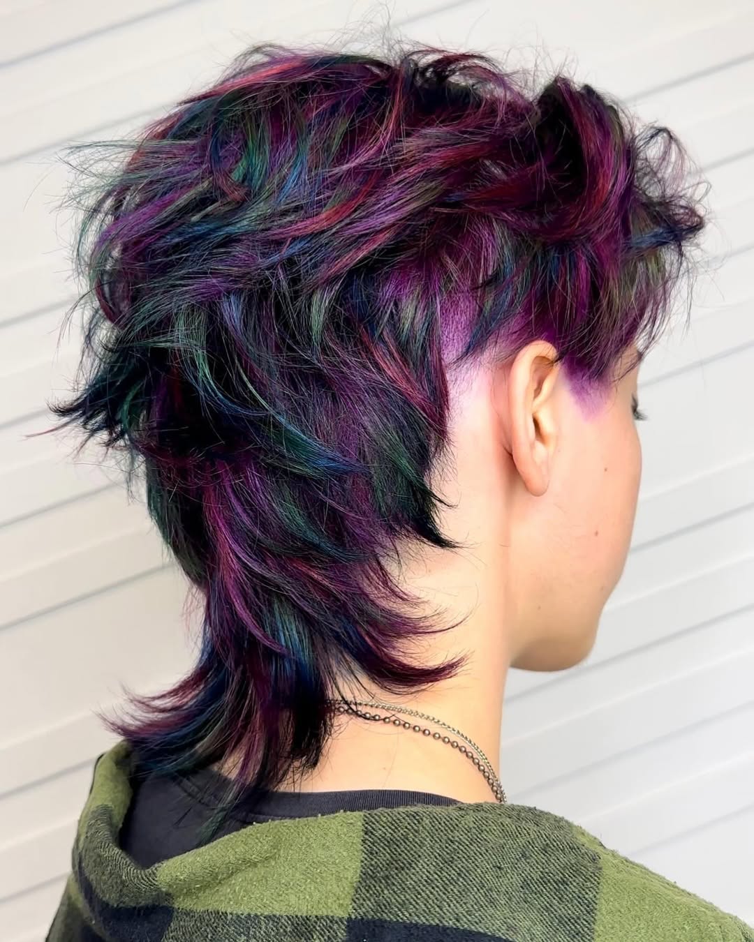 9 70s Feathered Hair Trends for Modern Days