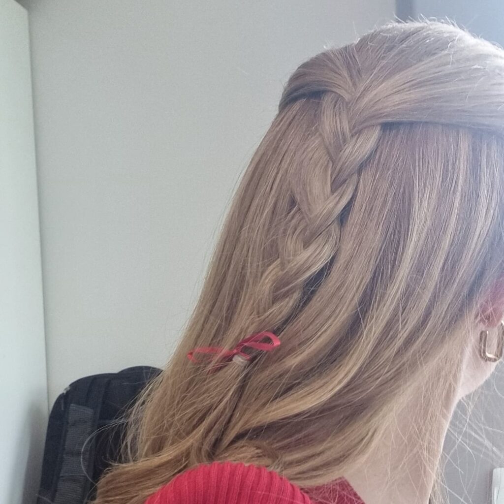 8 Gorgeous Hairstyles for Thin Hair That Add Body 8 Half-Up Braid